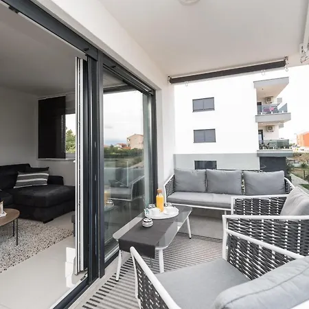 Enjoy Apartment Nin